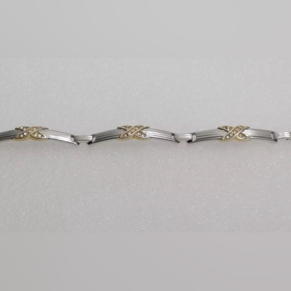 Vintage Christian DIOR Two Tone Kiss Cross X Bracelet - Picture 6 of 7